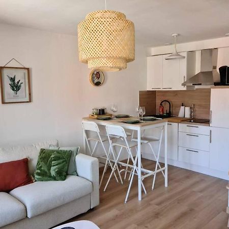 Les Coteaux De Mahe Apartment Турнон-сюр-Рон Екстериор снимка