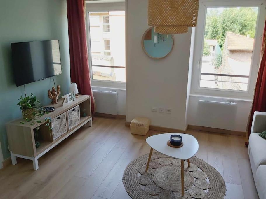 Les Coteaux De Mahe Apartment Турнон-сюр-Рон Екстериор снимка