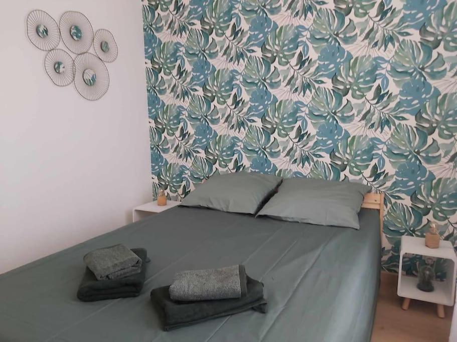 Les Coteaux De Mahe Apartment Турнон-сюр-Рон Екстериор снимка